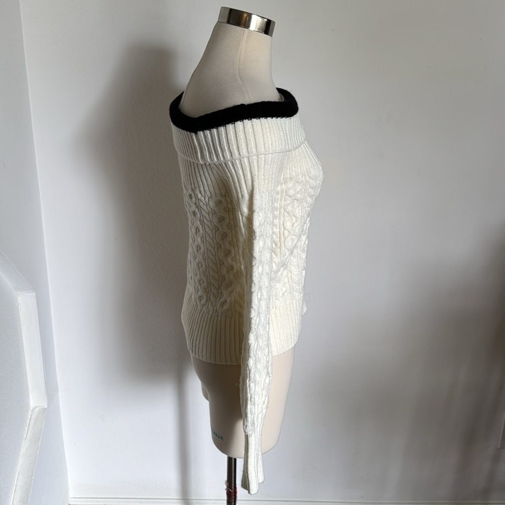 Posh Sweater - Picture 4 of 5